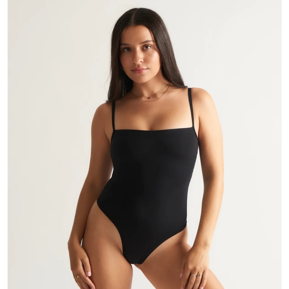 NUUDII SYSTEM Square Neck Bodysuit